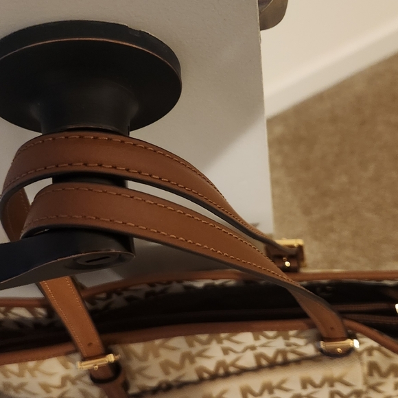 Michael Kors MK Jet Set Medium Jacquard Pocket Tote Beige - Picture 5 of 6